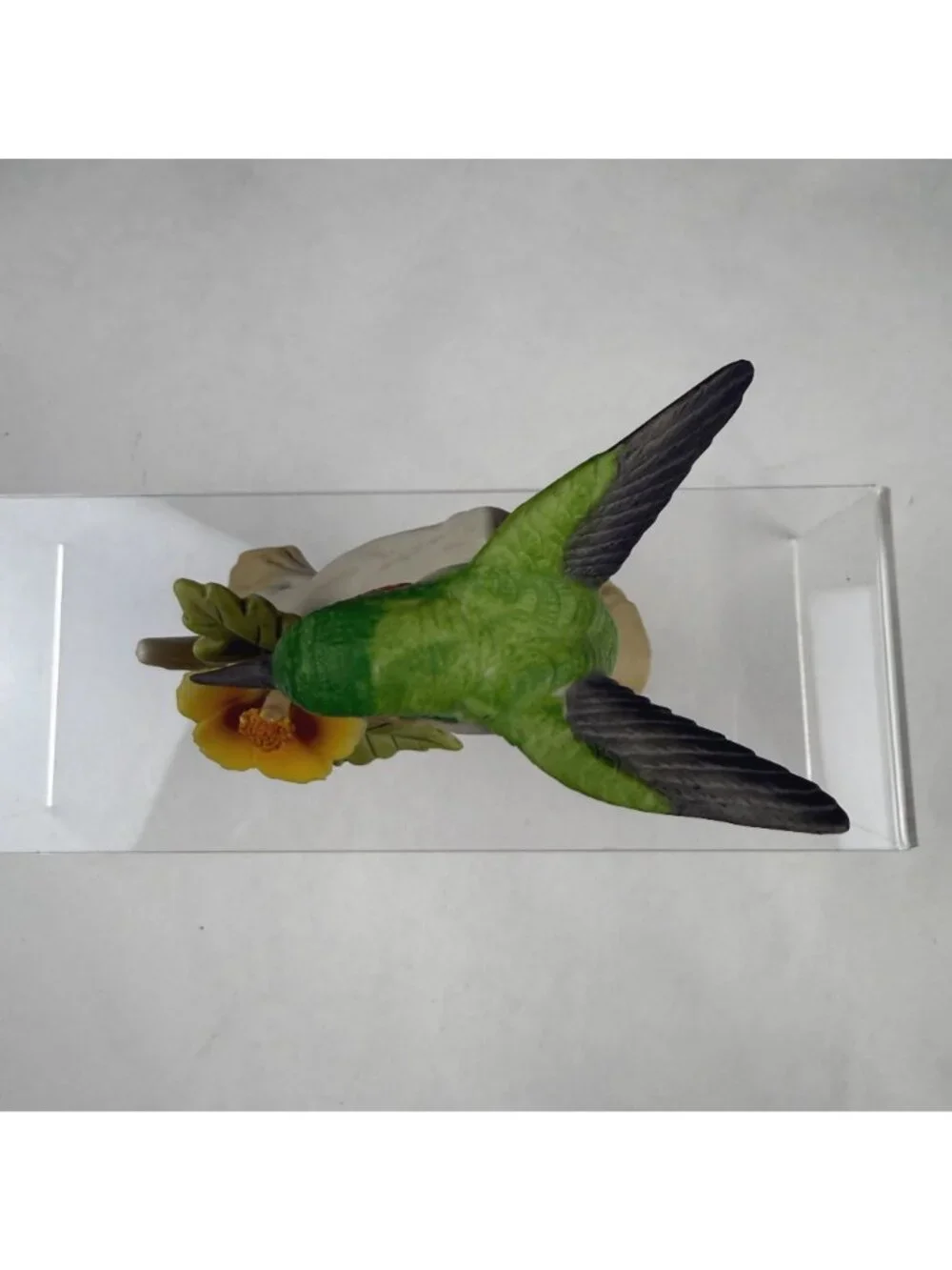 Lefton KW1112 Ruby Throated Hummingbird Figurine